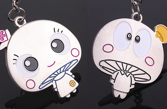 軟膠情侶鑰匙扣獲取她的芳心